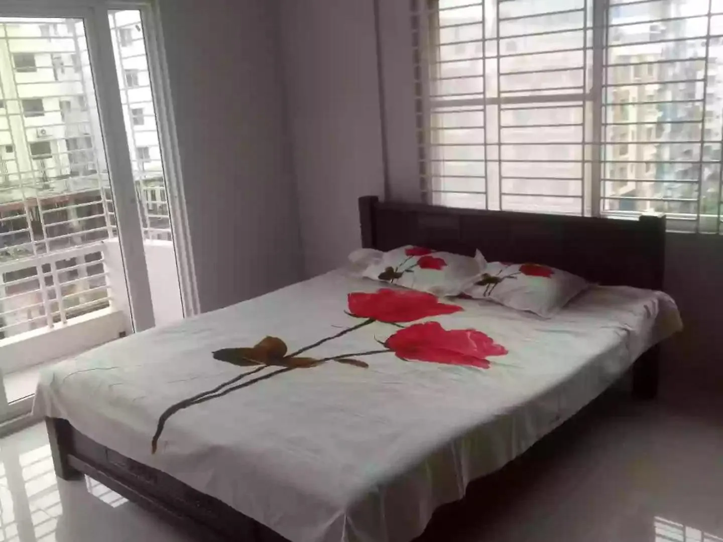4 Beds Condo Holiday Home At Bashundhara, Dhaka Bangladesh